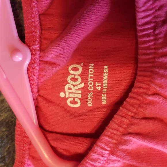 Pretty Pink Flower dress - Picture 2 of 2